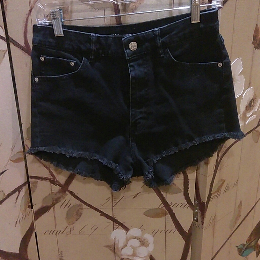 Black Shorts Size EUR 36- USA Size Small - X11